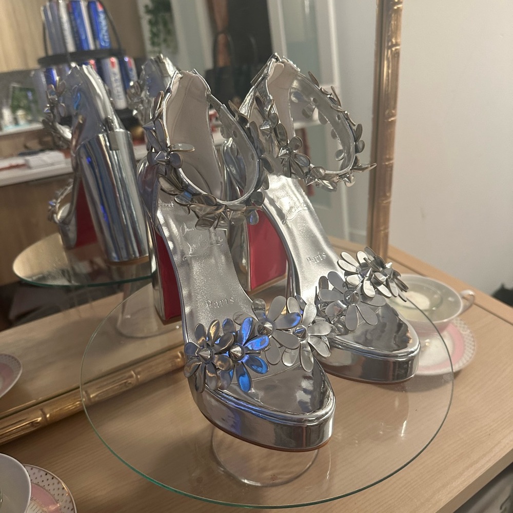 Daisy Spike Silver Heels